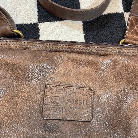 fossil brown leather crossbody messenger bag - Picture 2 of 8